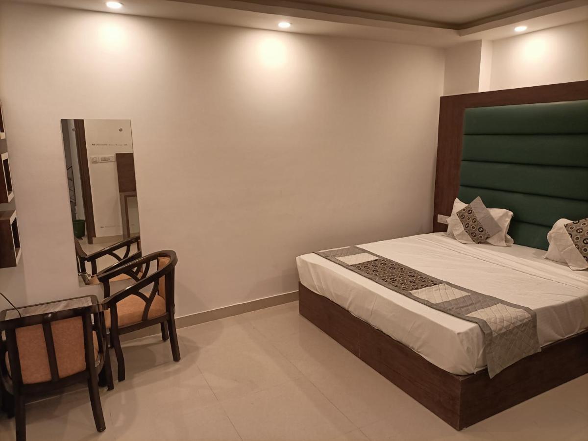 Hotel Tark Inn Near Igi Airport New Delhi Eksteriør billede