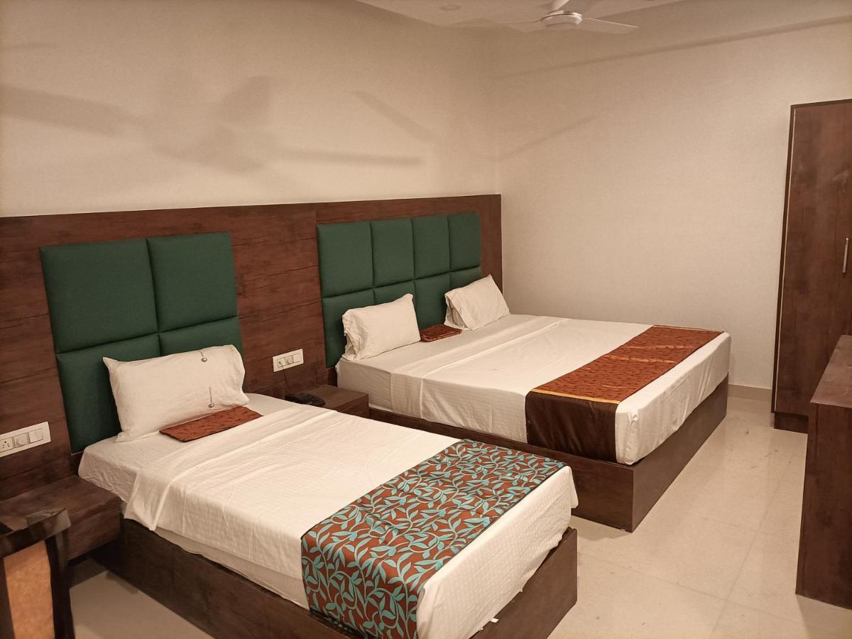 Hotel Tark Inn Near Igi Airport New Delhi Eksteriør billede