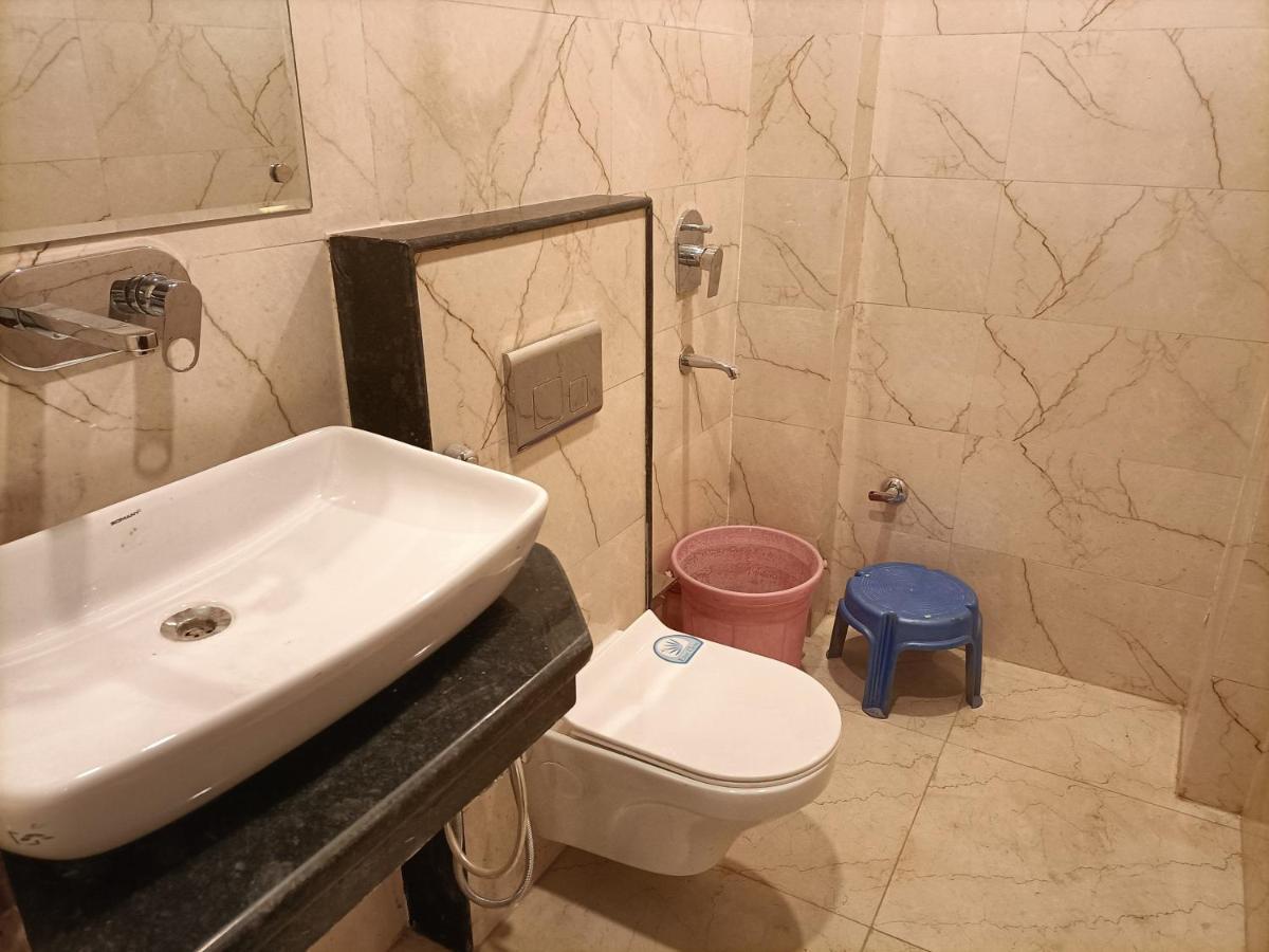 Hotel Tark Inn Near Igi Airport New Delhi Eksteriør billede