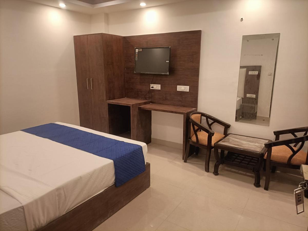Hotel Tark Inn Near Igi Airport New Delhi Eksteriør billede